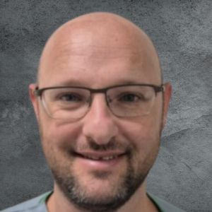 300x300-Dr-Hagai-Schweitzein